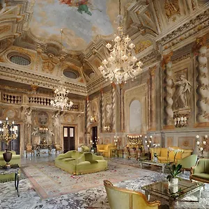 Grand Continental - Starhotels Collezione Сиена